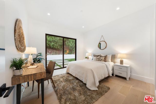 4637 Dunas Lane, Tarzana CA: https://media.crmls.org/mediaz/a92e8a3e-8f45-49b6-89c3-f4576156225e.jpg