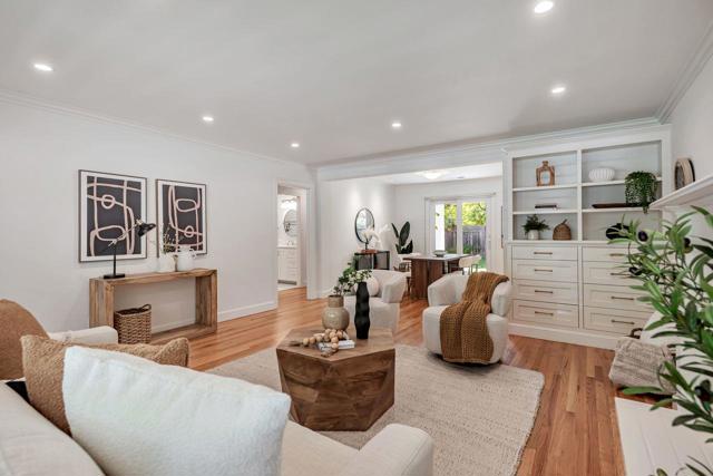 916 Peggy Lane, Menlo Park CA: https://media.crmls.org/mediaz/a92ef01b-dc87-482f-aab7-4b04f5032b24.jpg