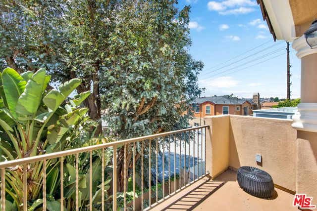 2104 Clark Lane, Redondo Beach CA: https://media.crmls.org/mediaz/a92f4f61-3cc0-4f95-ba3e-12ccede1aece.jpg