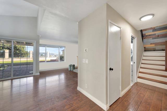 Detail Gallery Image 12 of 49 For 9525 High Park Ln, Rancho Penasquitos,  CA 92129 - 3 Beds | 3 Baths