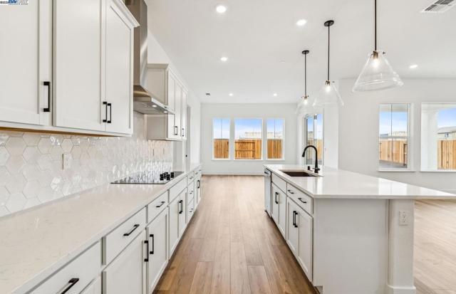 1552 Kasnak Drive, Manteca CA: https://media.crmls.org/mediaz/a92fb4cf-9f75-407b-b597-fd775a86324a.jpg