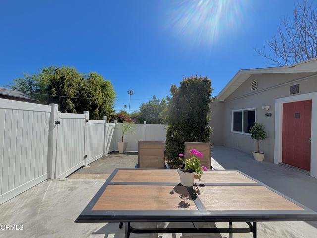 Detail Gallery Image 3 of 24 For 1552 Atchison St, Pasadena,  CA 91104 - 3 Beds | 2 Baths