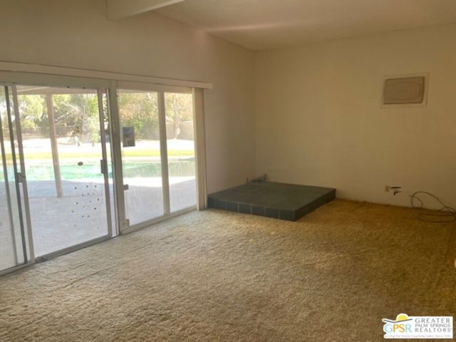 3060 N Farrell Drive, Palm Springs CA: https://media.crmls.org/mediaz/a9304223-d5f7-4c16-981f-6c44a6c3756c.jpg