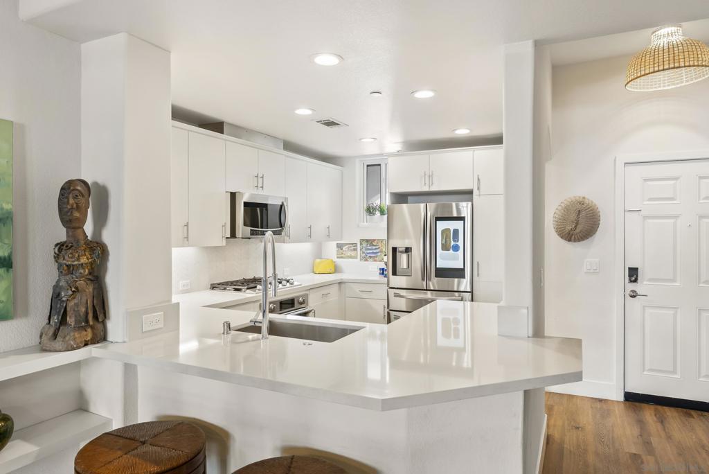 3275 5th Ave - photo 8