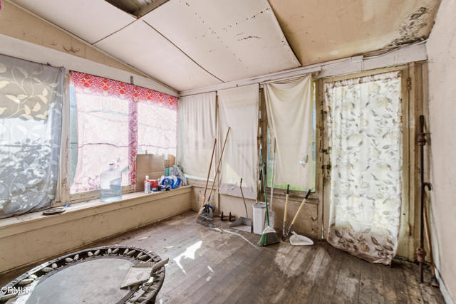 Detail Gallery Image 7 of 13 For 1028 S Gage Ave, Los Angeles,  CA 90023 - 3 Beds | 1 Baths