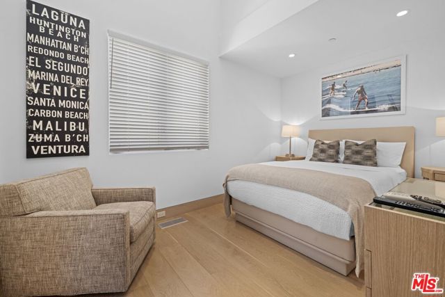 24380 Malibu Road, Malibu CA: https://media.crmls.org/mediaz/a93110e3-d781-4236-813d-f8538ac025d7.jpg