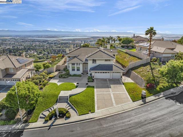 48912 Crown Ridge Cmn, Fremont CA: https://media.crmls.org/mediaz/a931291a-f2fa-4a01-b075-b08c5f8a6bd3.jpg