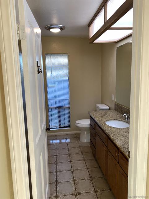 9109 Huntley Road, Fallbrook CA: https://media.crmls.org/mediaz/a931b567-0806-4f1b-968f-fb119e664688.jpg