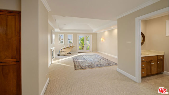 5105 Via Donte, Marina del Rey CA: https://media.crmls.org/mediaz/a9324019-5d21-4f60-be83-b976834b795d.jpg