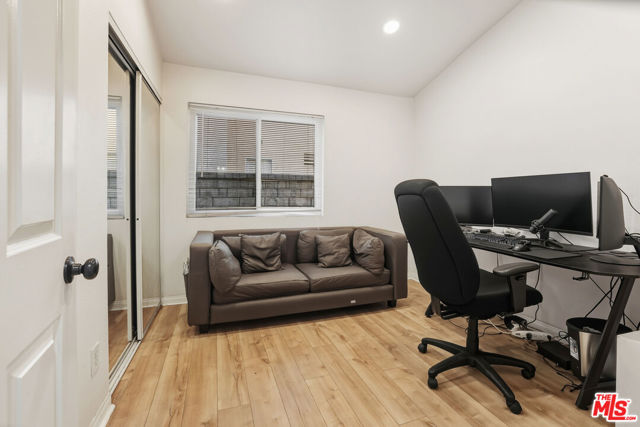 2538 Lowell Court, Simi Valley CA: https://media.crmls.org/mediaz/a93241f7-4e9b-4e47-ab59-aa795c5a4dcb.jpg