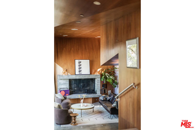 3813 Ronda Vista Place, Los Angeles CA: https://media.crmls.org/mediaz/a9327a23-456e-4e12-9e10-5e8925e9ca2c.jpg
