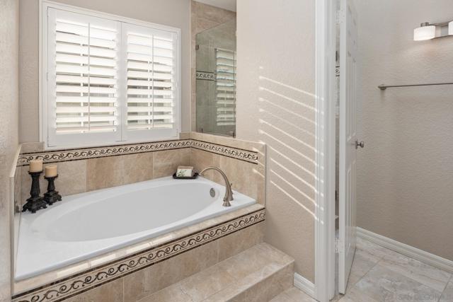 18027 Chieftain Ct, San Diego CA: https://media.crmls.org/mediaz/a93292ec-55ea-4bb5-bf44-2036f708b364.jpg
