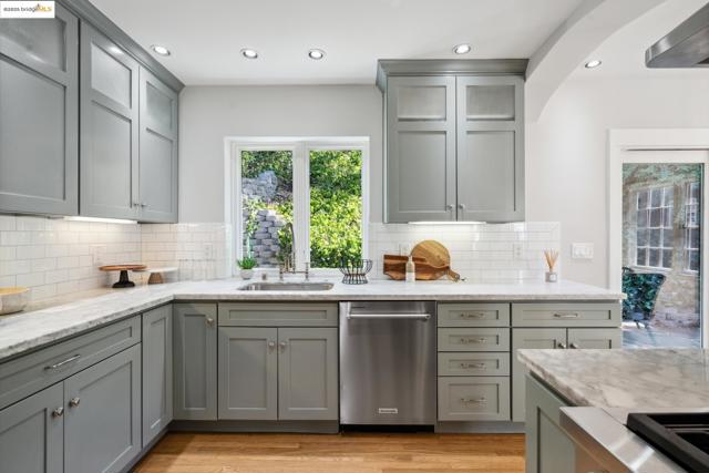 Image 8 of 37 For 1633 Trestle Glen Rd