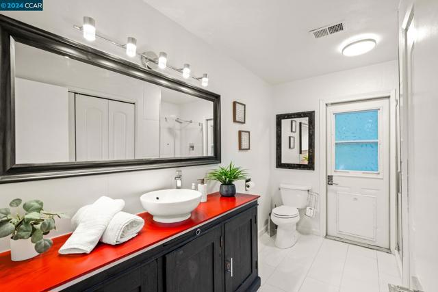 Image 10 of 40 For 11 Greyfell Pl