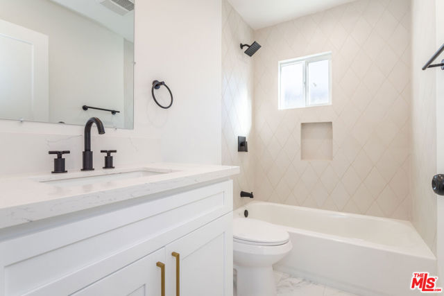 14365 Berg Street, Sylmar CA: https://media.crmls.org/mediaz/a933e989-1477-4cd5-b2ae-66b0167508e8.jpg