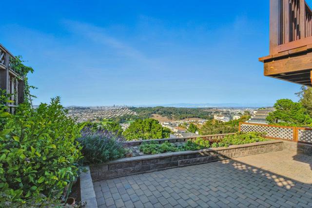 46 Caroline Way, Daly City CA: https://media.crmls.org/mediaz/a933f06e-a837-4e3c-bbf0-619b6f4179b7.jpg