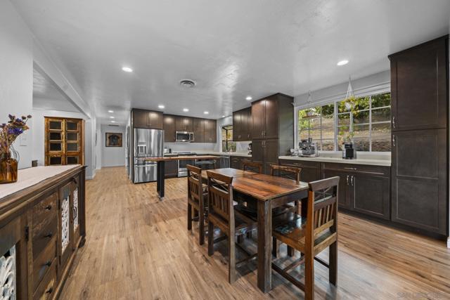 1780 Grove Rd, El Cajon CA: https://media.crmls.org/mediaz/a9343753-cfe9-4410-a5db-a3ec09487fc3.jpg