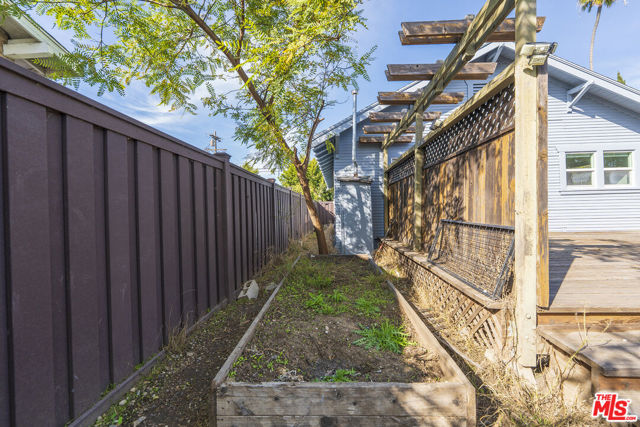 669 W Sepulveda Street, San Pedro CA: https://media.crmls.org/mediaz/a934393b-2226-4f75-b24b-8a20c42d061b.jpg