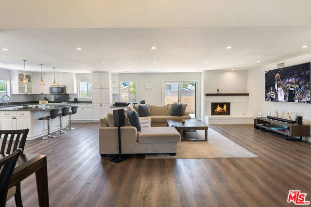 7724 Justin Court photo 3