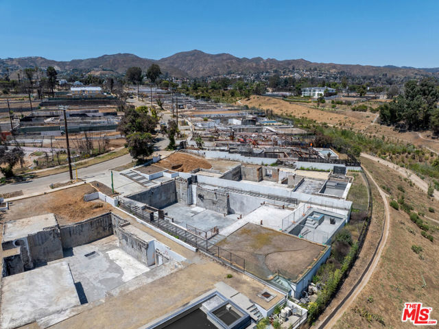 15209 De Pauw Street, Pacific Palisades CA: https://media.crmls.org/mediaz/a9348666-6982-4543-938d-8ba363c5552f.jpg