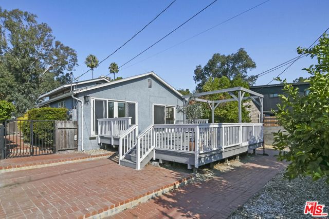 5648 Riverton Avenue, North Hollywood CA: https://media.crmls.org/mediaz/a9358491-cd14-46ed-ad22-9cdeae8c9160.jpg