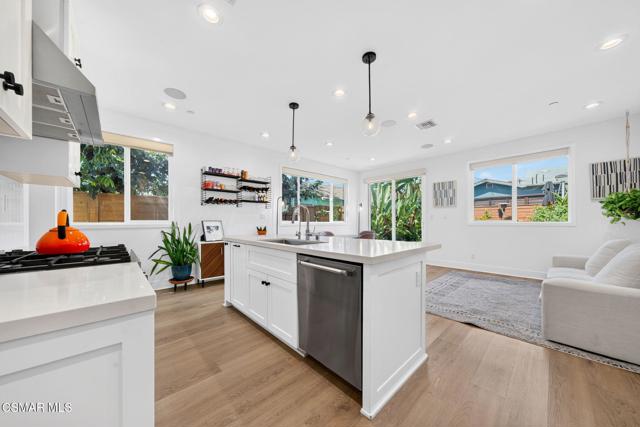 3 Bed Home for Sale in Los Angeles, California
