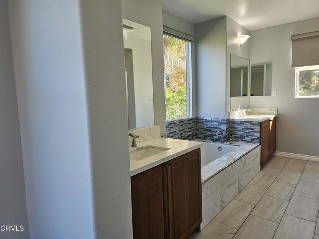 Detail Gallery Image 21 of 38 For 7454 Chanteclair Ct, Los Angeles,  CA 91042 - 5 Beds | 3 Baths