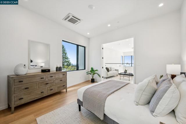 158 Lawson Road, Kensington CA: https://media.crmls.org/mediaz/a9374ccb-71e3-4521-abbb-f3077168e21b.jpg