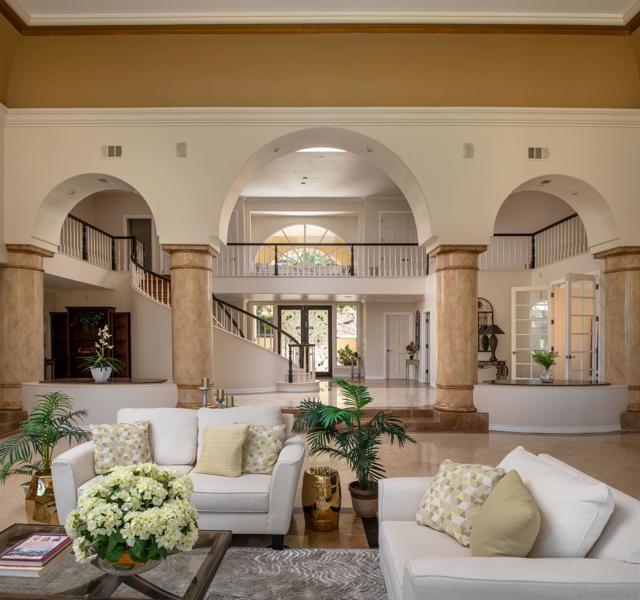 459 Flores De Oro, Rancho Santa Fe CA: https://media.crmls.org/mediaz/a937d493-b675-4315-a6b7-66e64da364a6.jpg