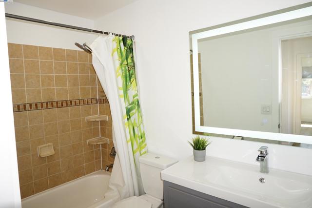 156 Briarwood Dr, Hayward CA: https://media.crmls.org/mediaz/a937d82c-957b-4b71-866b-08c6f3c246d4.jpg