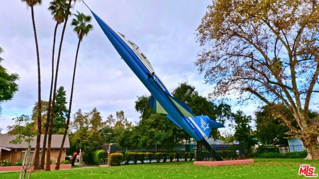 1105 W Clark Avenue, Burbank CA: https://media.crmls.org/mediaz/a93881bc-6bdb-4bed-877d-fee6826aa65e.jpg