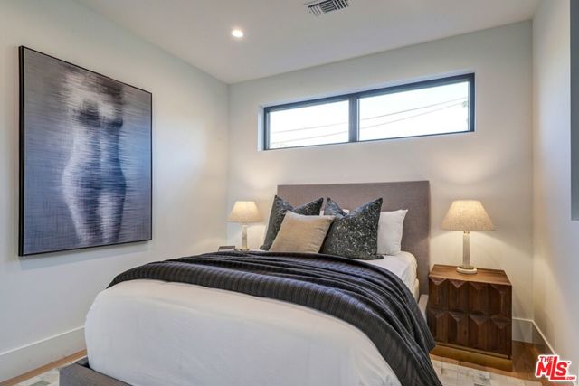 1246 Morningside Way, Venice CA: https://media.crmls.org/mediaz/a939f2b2-7a3d-441b-87f3-0909da2e7039.jpg
