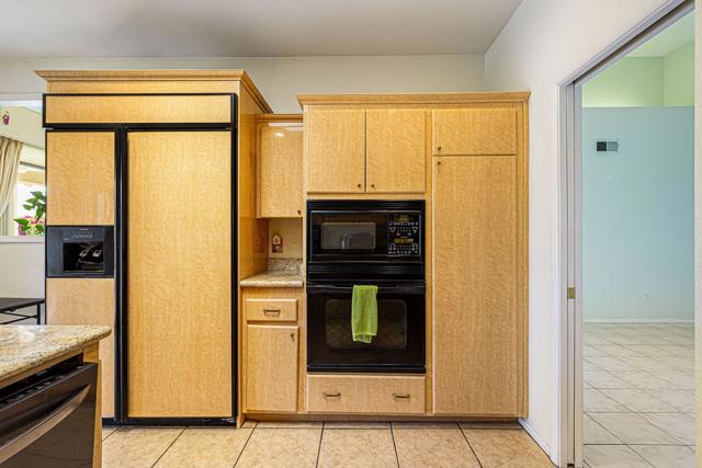 153 Lake Shore Drive, Rancho Mirage CA: https://media.crmls.org/mediaz/a93aaebe-f80b-4830-a19e-20b850930cf5.jpg