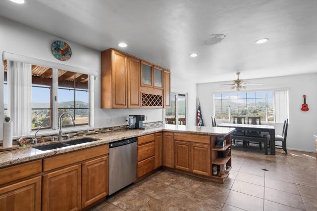 9784 Mizpah Spur, Descanso CA: https://media.crmls.org/mediaz/a93ac0eb-3eda-4fc4-897b-412e6c0386a3.jpg