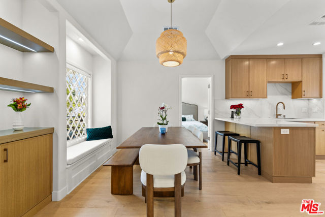 1225 California Avenue, Santa Monica CA: https://media.crmls.org/mediaz/a93b0e82-d3a5-4940-b765-ac0843229d2c.jpg