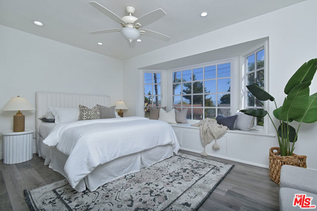 15200 Del Gado Drive, Sherman Oaks CA: https://media.crmls.org/mediaz/a93b92c2-8fea-4dc6-88ea-479054310cb7.jpg
