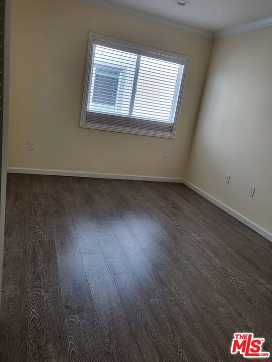 2758 W 12th Street, Los Angeles CA: https://media.crmls.org/mediaz/a93bd70a-a26e-47b4-b3ba-c272aa4e8b85.jpg