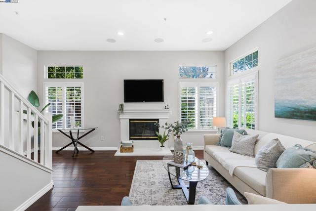 4119 Veneto Ct, Pleasanton CA: https://media.crmls.org/mediaz/a93c9338-324e-4312-97ff-a395e35e4fb2.jpg