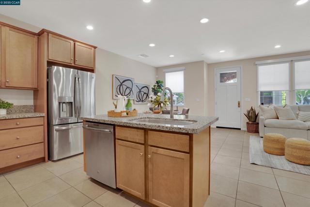 1734 Catalina Ct, Livermore CA: https://media.crmls.org/mediaz/a93cd349-aa77-431f-9d8b-d2f3c4cb9e68.jpg