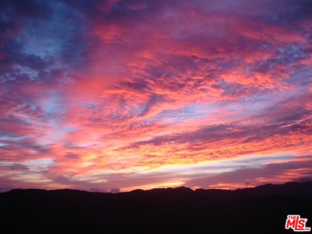 1648 Chastain, Pacific Palisades CA: https://media.crmls.org/mediaz/a93ce072-c6e5-4769-907d-17c1f0c56101.jpg