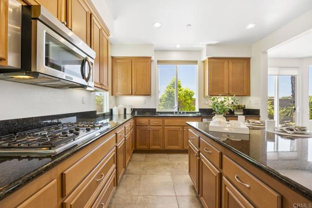 10511 Monterey Ridge Drive, San Diego CA: https://media.crmls.org/mediaz/a93cf872-22dc-46ea-a5bc-88be59ecffad.jpg
