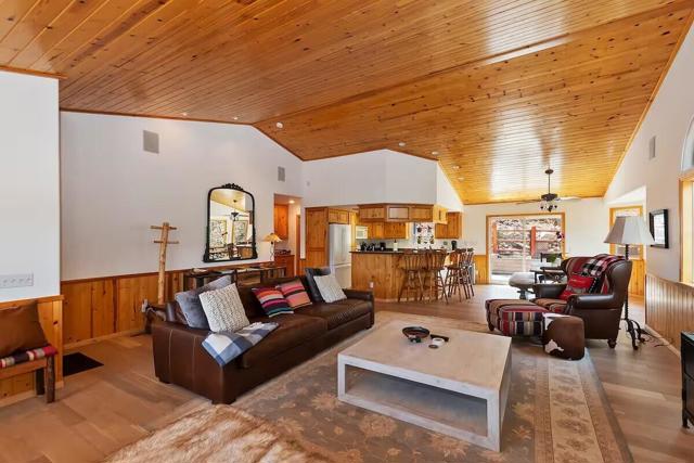 42369 Eagle Ridge Drive, Big Bear CA: https://media.crmls.org/mediaz/a93d278e-a459-4ec1-a960-8c27b9c6e865.jpg