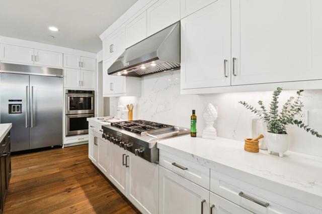 Detail Gallery Image 13 of 33 For 665 Sea Ridge Ct, Encinitas,  CA 92024 - 4 Beds | 3/1 Baths