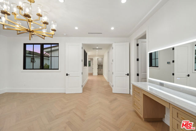 4539 Longridge Avenue, Sherman Oaks CA: https://media.crmls.org/mediaz/a93d822e-1bec-488c-8c0e-3b7cf8c52e50.jpg