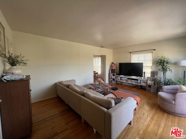 1719 Glendon Avenue, Los Angeles CA: https://media.crmls.org/mediaz/a93db041-e9cb-49e6-9976-323db47a0195.jpg