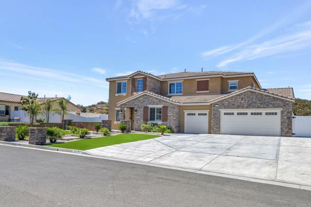 Detail Gallery Image 4 of 70 For 32797 Hayden Rd, Menifee,  CA 92584 - 5 Beds | 4/1 Baths