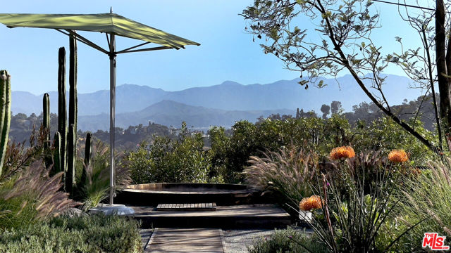 1407 Randall Court, Los Angeles CA: https://media.crmls.org/mediaz/a93de22b-74d9-44c0-8927-902371546179.jpg