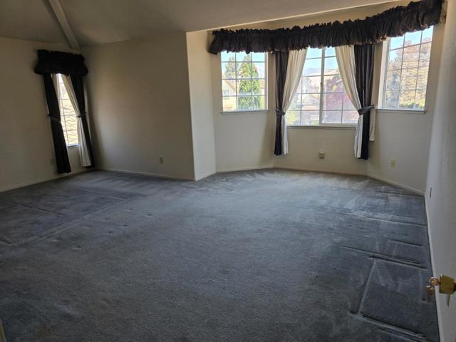 1204 Pickford Way, Salinas CA: https://media.crmls.org/mediaz/a93ecd52-9648-4777-bf68-8c5f88e0ec23.jpg