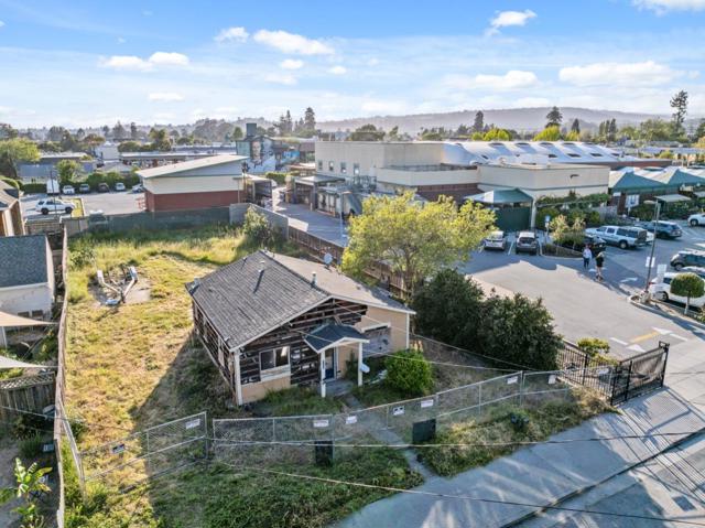 719 Darwin Street, Santa Cruz CA: https://media.crmls.org/mediaz/a93ee0a0-4085-4fbe-956f-8fff1df7ed0a.jpg