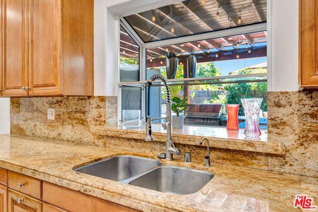 14916 Hesby Street, Sherman Oaks CA: https://media.crmls.org/mediaz/a93f0584-4049-4efc-9b82-3bbfa5676953.jpg